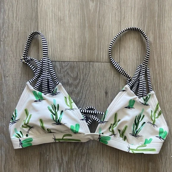 Xhilaration | Swim | Xhilaration Cactus Bikini Top Size Small Nwot |  Poshmark
